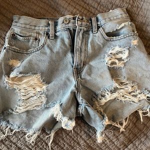 Size 2 Mid Rise Boyfriend Shorts
Destroyed Denim